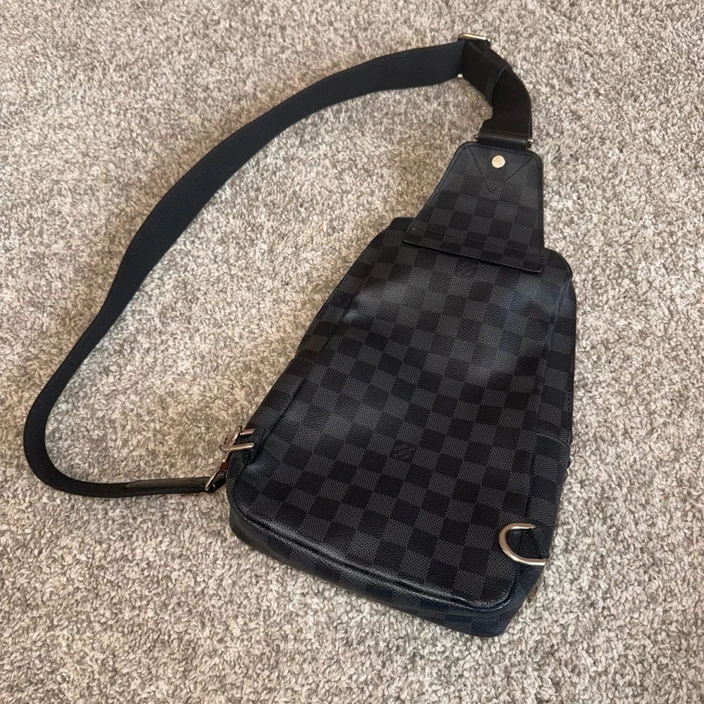 Men’s Louis Vuitton Damier Sling Bag - Picture 9 of 12